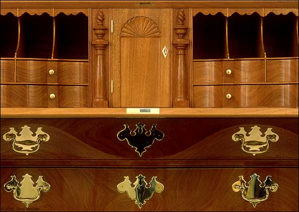 Tony Hayden Furniture and Design, Serpentine Front Slant Top Desk, chosen from several examples of pieces from the furniture collections of the Metropolitan Museum of Art in New York and the Museum of Fine Art in Boston